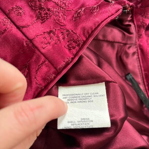 Vintage Jessica McClintock Deep Red Floral Embroidered Jacquard Strapless Gown - Picture 5 of 8